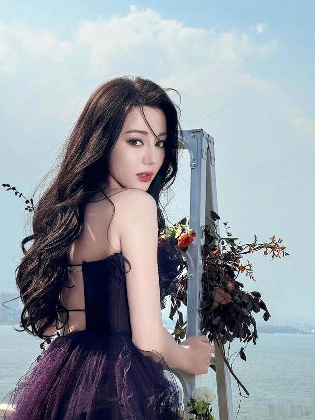 迪丽热巴从九月份就开始不舒服了 听到这个消息真的好心疼！艺人高强度的工作就像不停