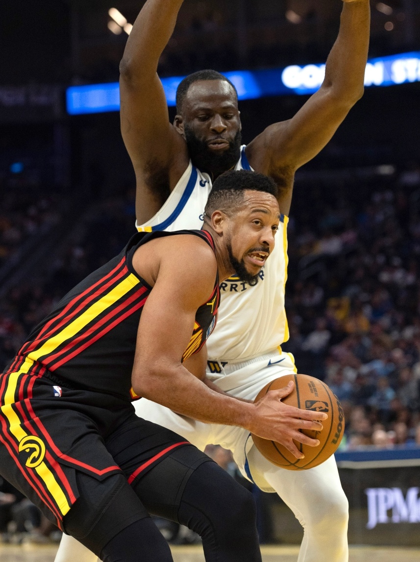 首秀面对苦主躺赢一把！麦科勒姆14中5&三分4中0 得到12分4助攻