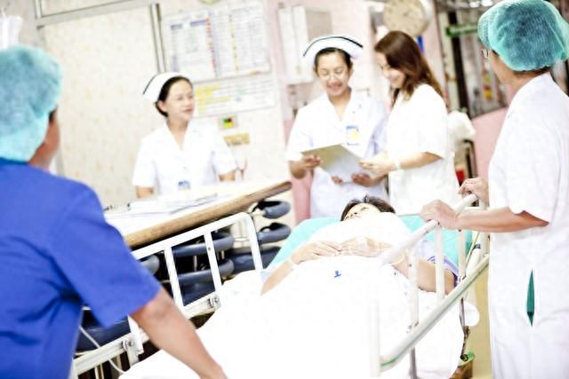 主任查房，不建议用复方氨林巴比妥退烧？3点原因很重要

复方氨林巴比妥，学名安痛