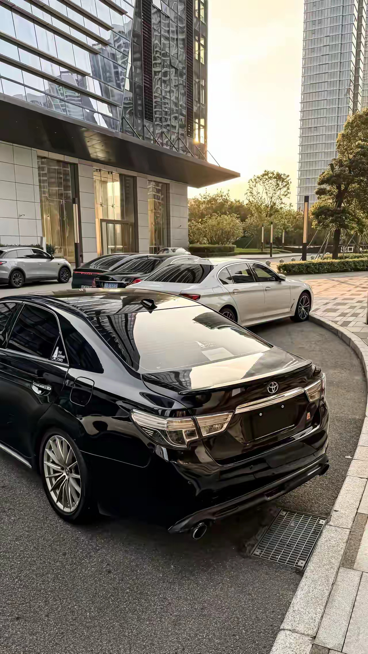 “人对旧事物的怀念是无解的 就像你从未真正的忘记某个人”Toyota 锐志dre