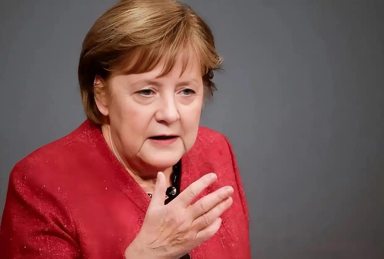 欧洲扛不住了？
默克尔早看透的战争疲态，正戳破西方援助谎言。
 
俄乌冲突胶着超