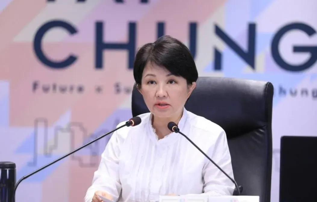 卢秀燕到底在推辞些什么？
说自己专心市政，难道马英九当年不是台北市市长兼任国民党