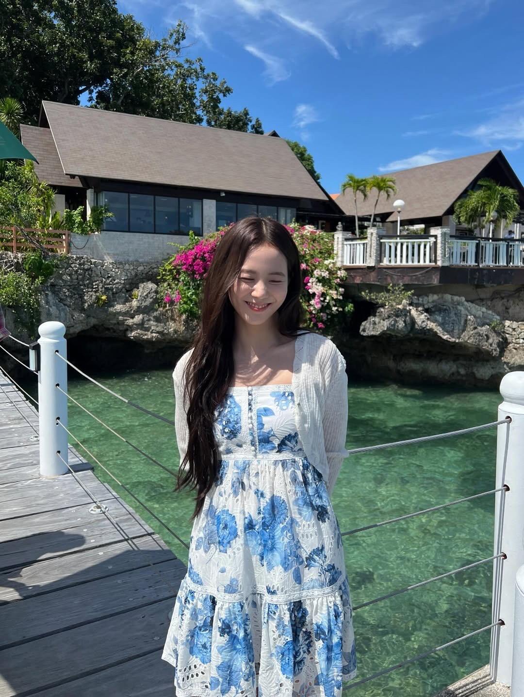 金智秀Jisoo今日ins更新好明媚的漂亮 金智秀新剧韩趋第一