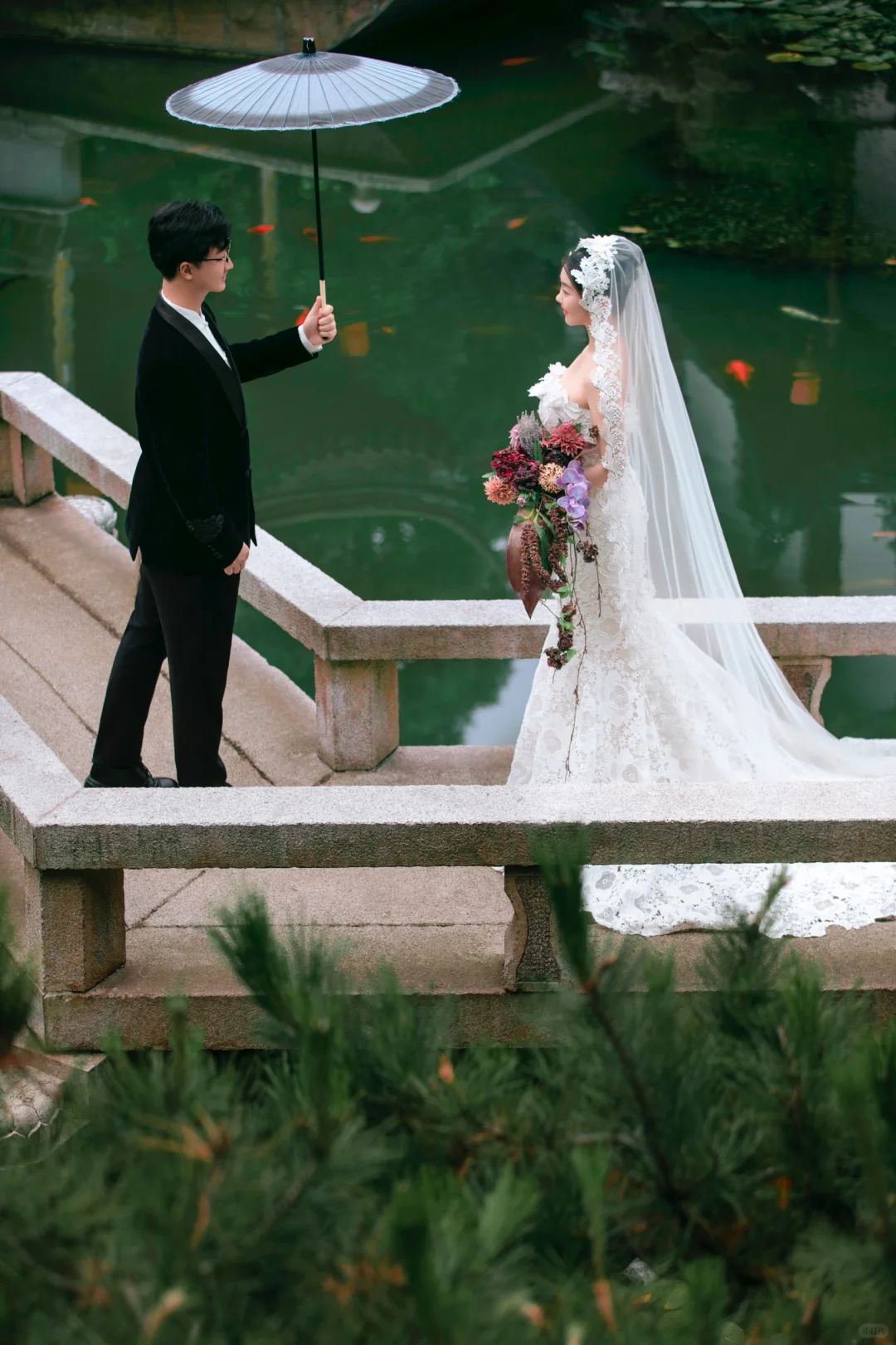 去苏州拍的婚纱照成片来咯，最喜欢第六张