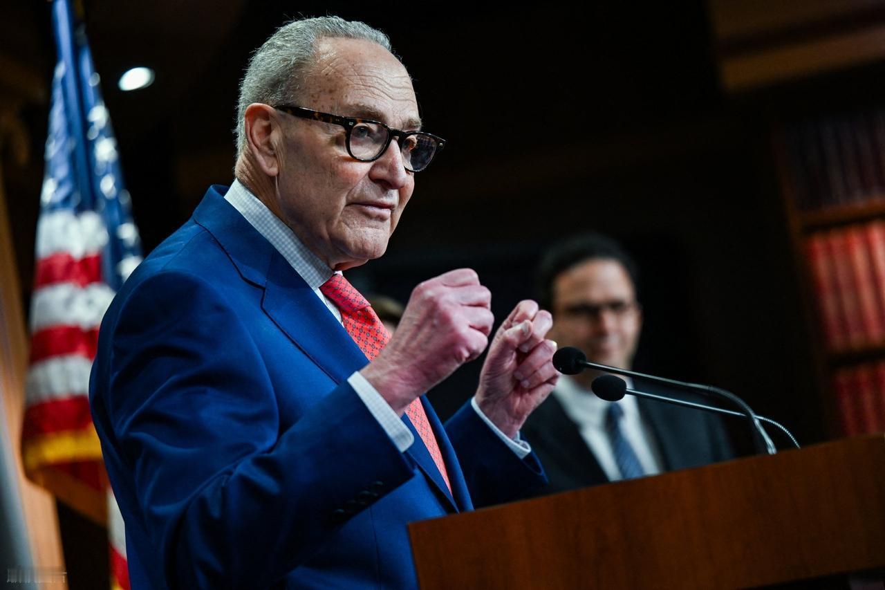 五月一日，特朗普的战争账单就到期了。
美国打了一场没有正式宣战的战争，这本身就很