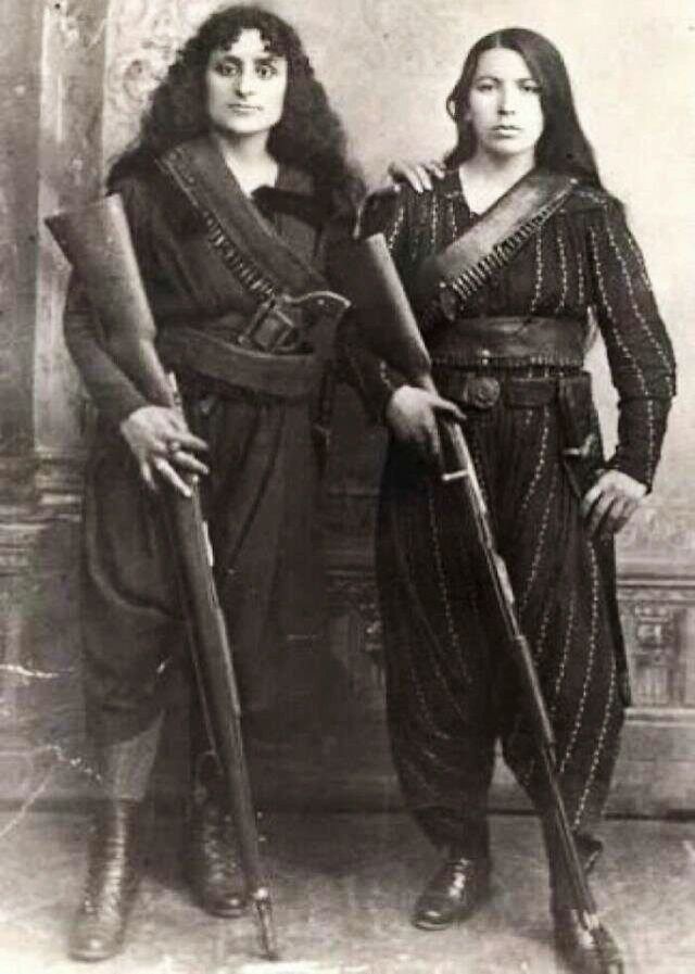 亚美尼亚女游击队员｜1915年