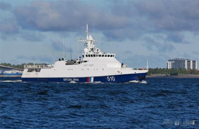 乌克兰的无人机部队越战越勇！奔袭1600多公里打击里海石油钻井平台和俄罗斯巡逻舰