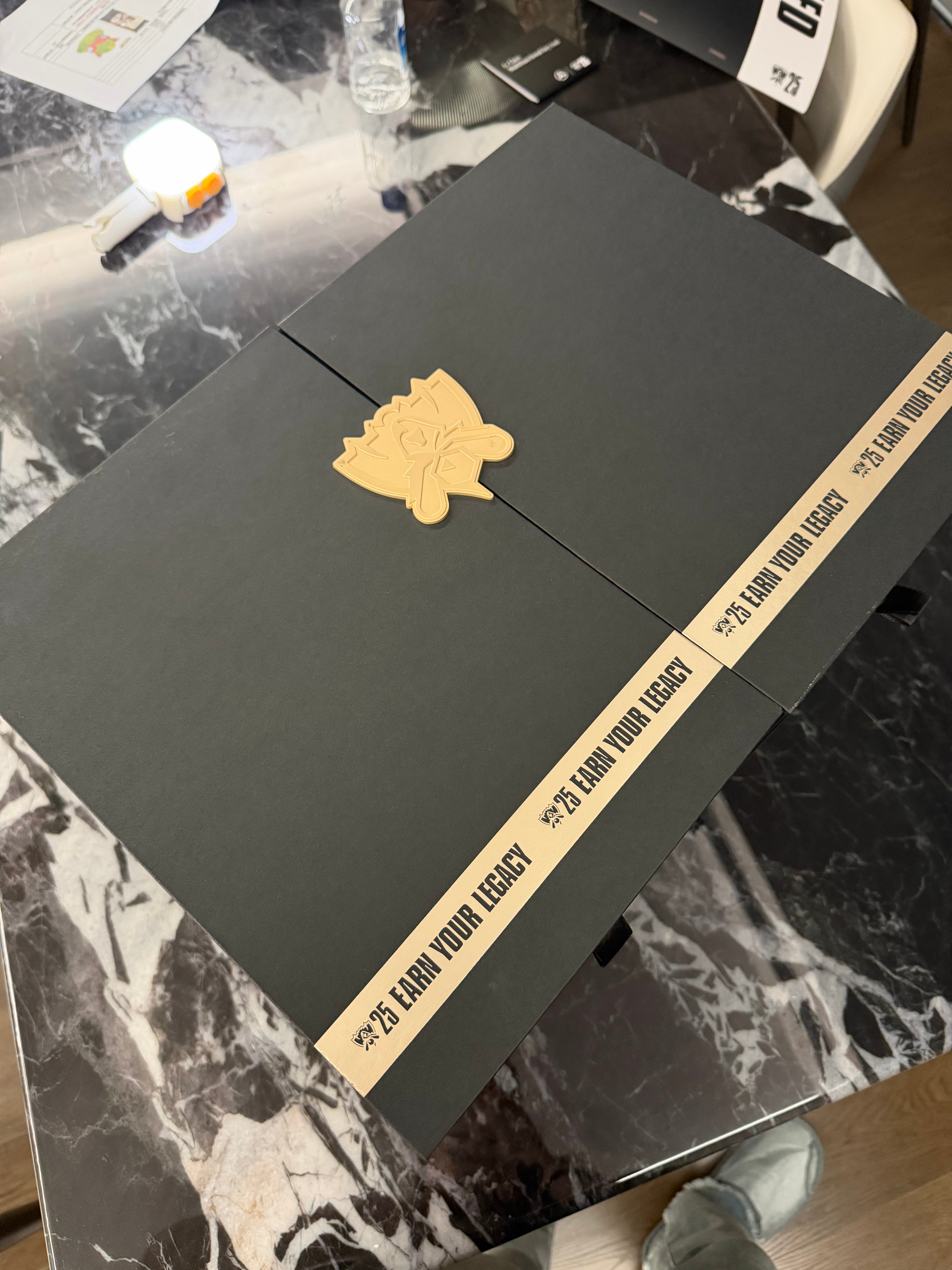 感谢拳头寄的礼物 喜欢嘿嘿 ​​​
