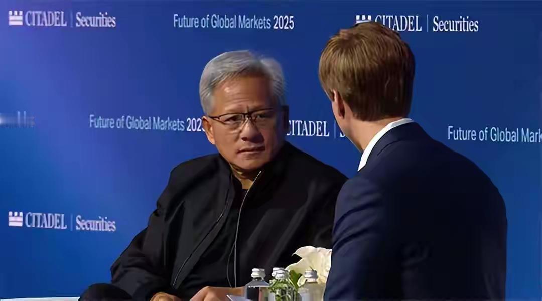 英伟达100%退出中国市场，可把荷兰吓得不轻。此前荷兰对中国企业安世半导体下黑手