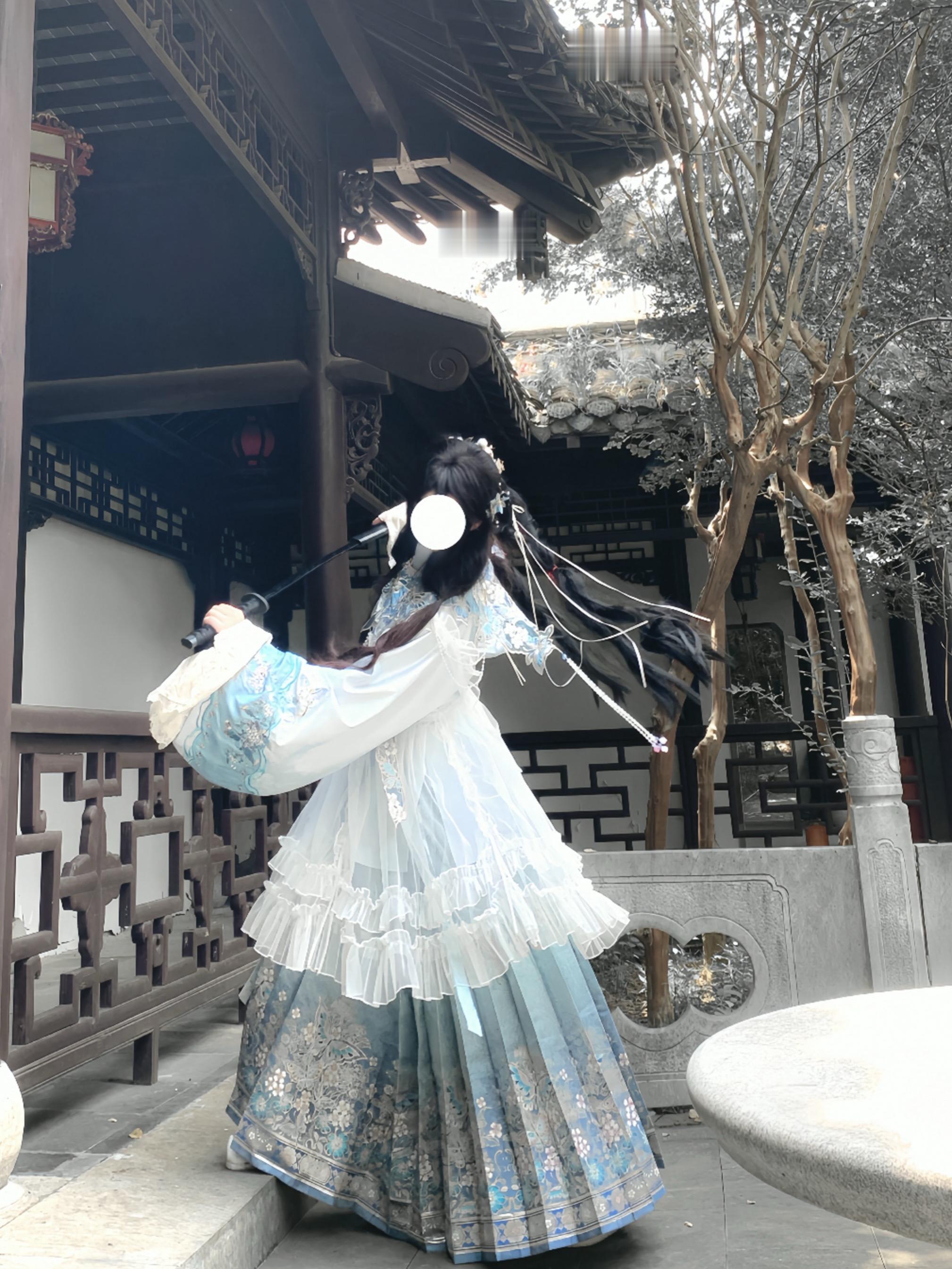 我来和你比试一下