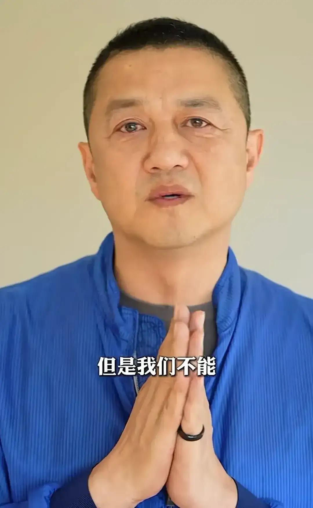 看完整个事件，比起“双向奔赴”的感动，更多是心酸。
 
22岁女孩胡心瑶常年与罕