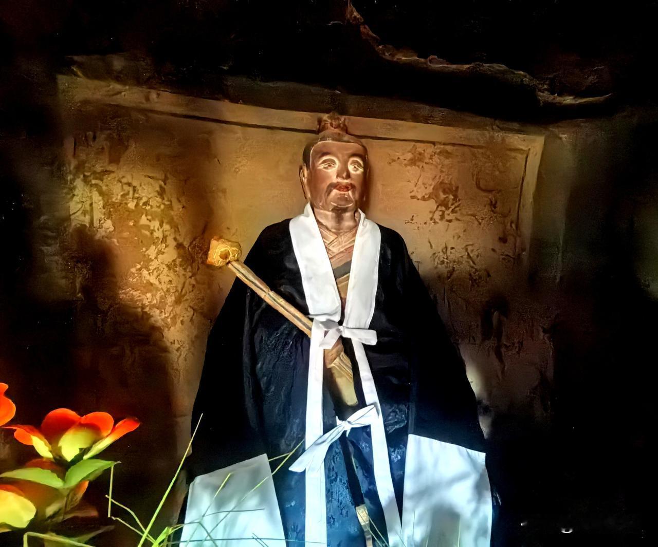 甘肃甘谷县华盖寺石窟：第22号窟（原始天尊洞）石窟甘肃
