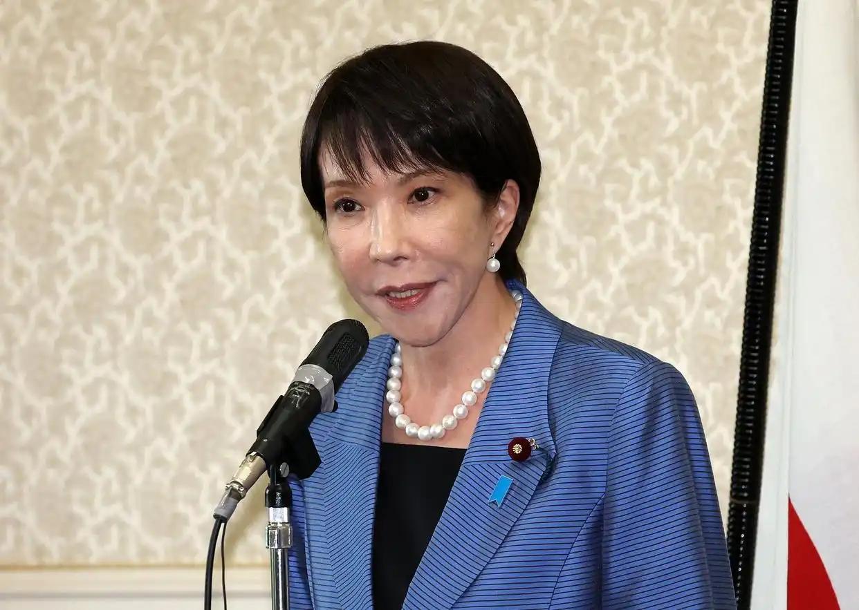反华有信心了？日本昭告全球：中国只有8架歼35，所以不用害怕他们，结果话刚说完，