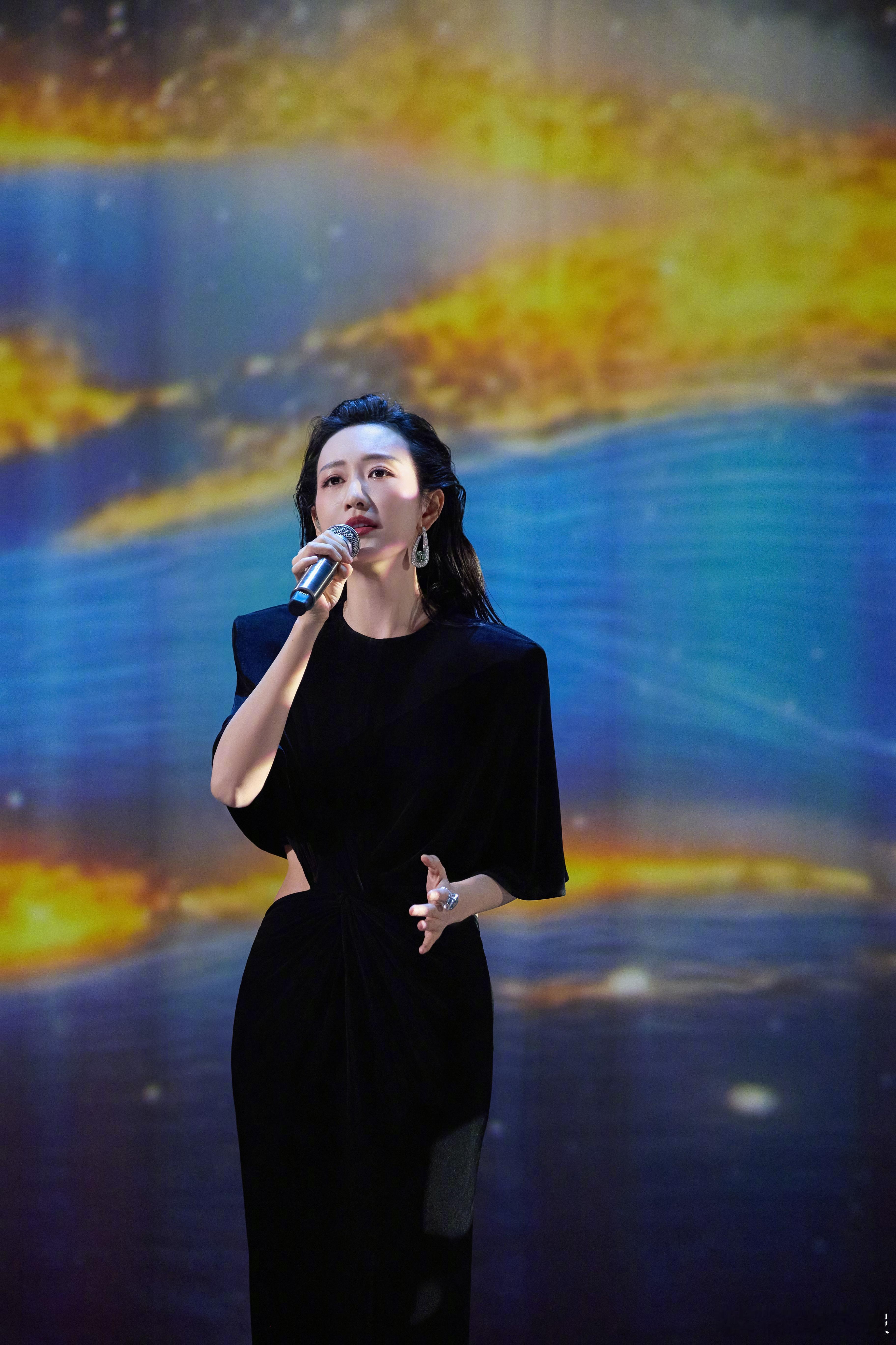 王鸥没有不一马当先的义务 谜面已出，高能待发！Angel 抢先送上新春线索，《大