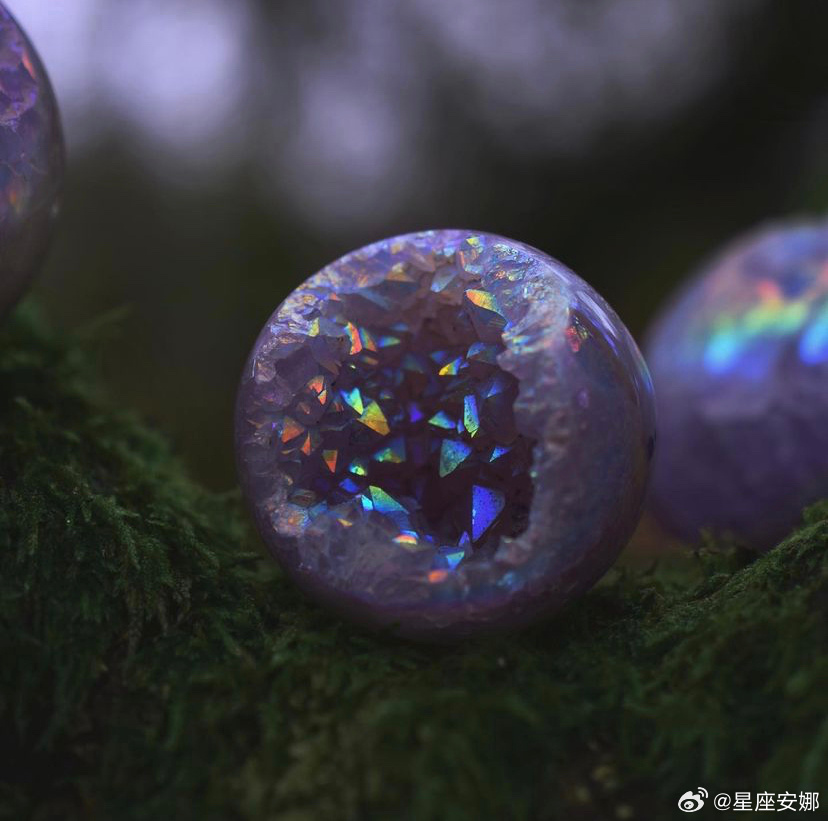 天然晶洞，能量巨大~转发，好运附身，所有事情顺顺利利！ 