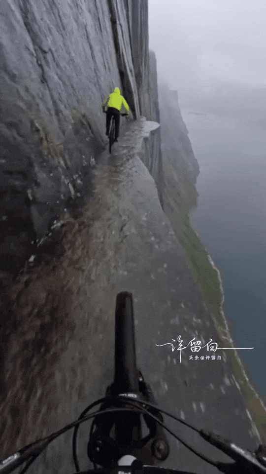 不懂就问
这是真的假的
还是说在绿幕里拍的
然后后期合成的
毕竟这看着也太吓人了