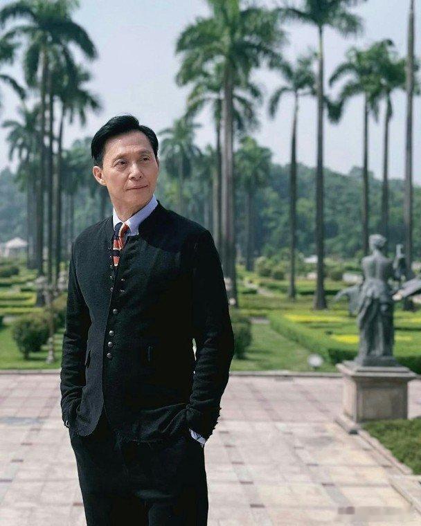 前TVB「最強綠葉」張國強去年宣布離巢，但表明與公司關係不俗，約滿後仍以另一形式