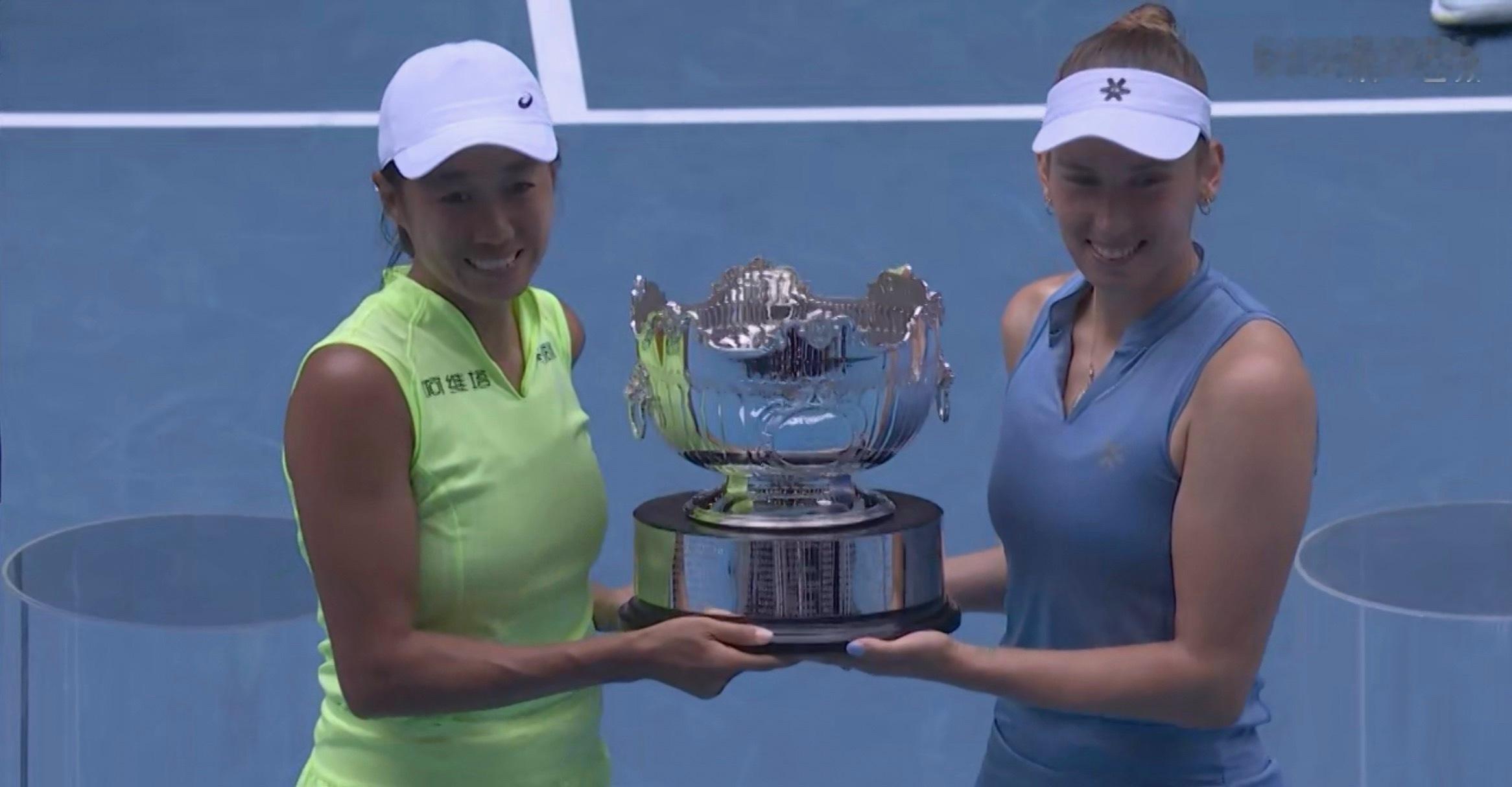 张帅夺冠后哭了恭喜张帅，又一次澳网双打冠军。网球项目上咱们女选手挺强的，希望男子