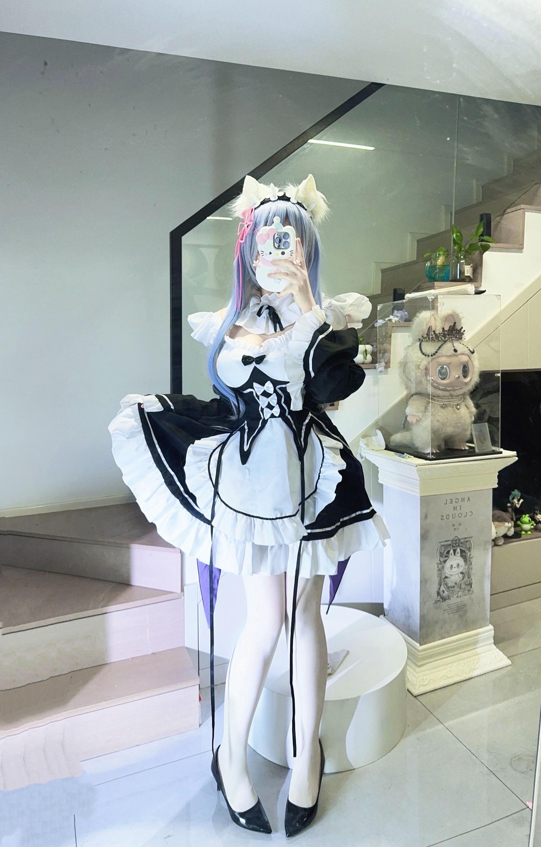 如果有特别黏你的小猫 那一定是我变的.