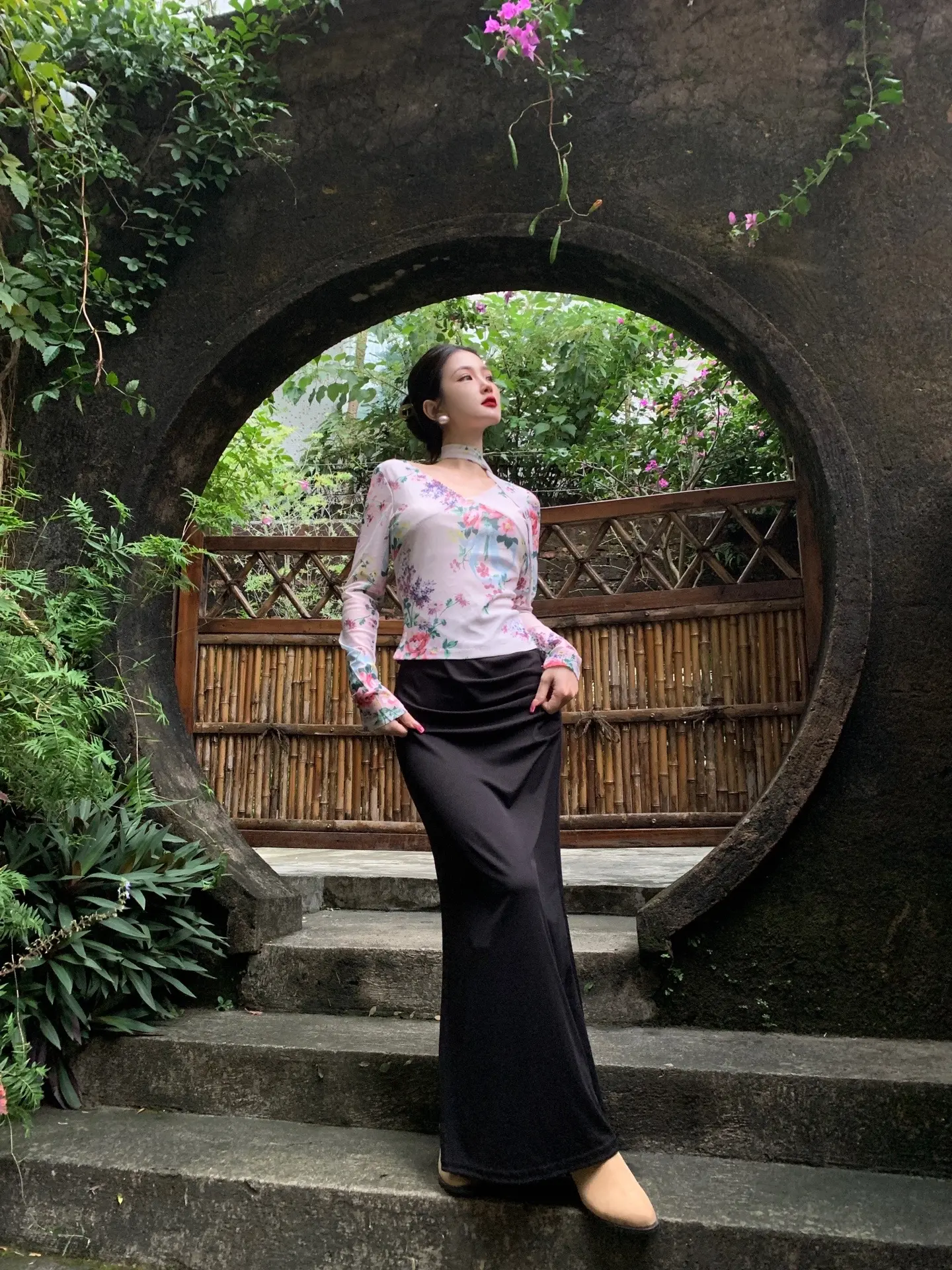 别隐瞒对我说 别怕我伤心。 