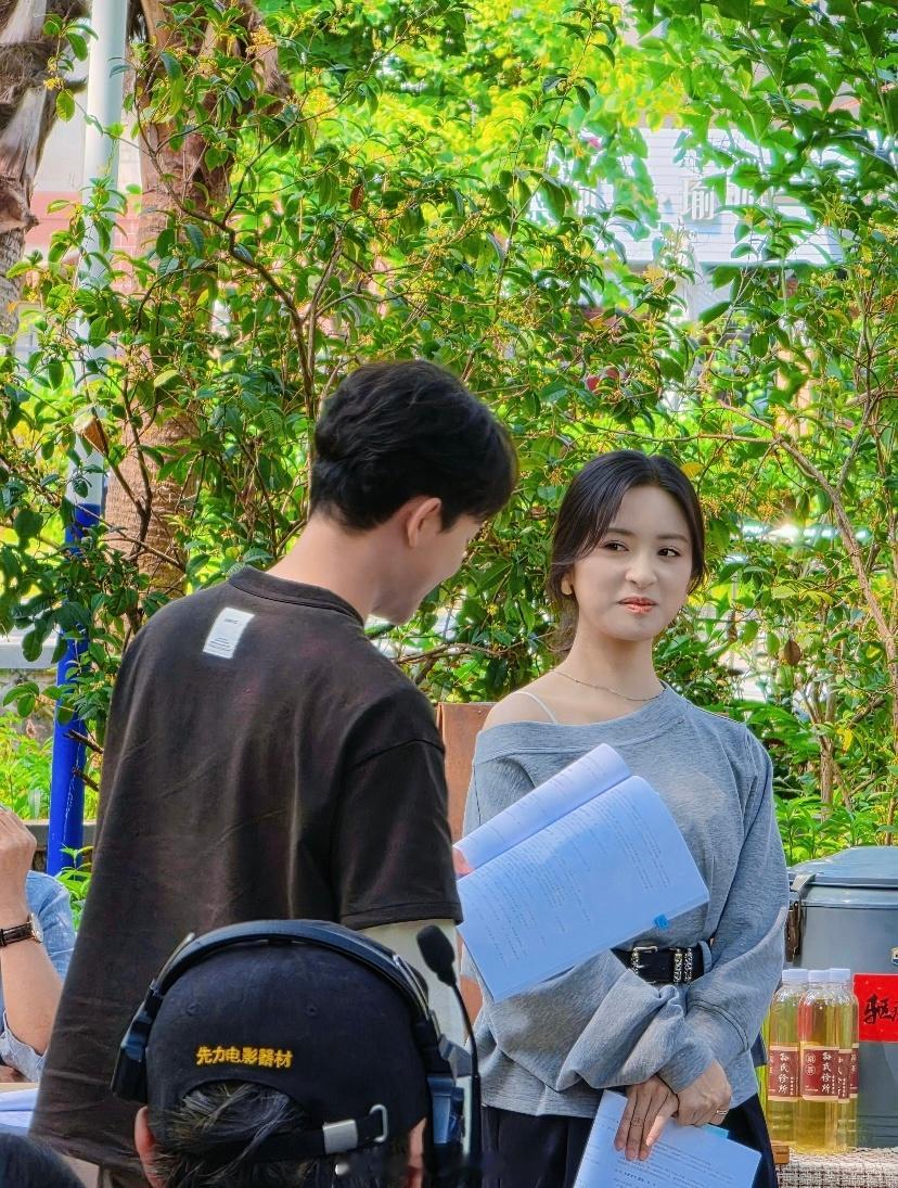 拍摄顺利张晚意沈月新剧同框路透张晚意沈月但愿人长久同框