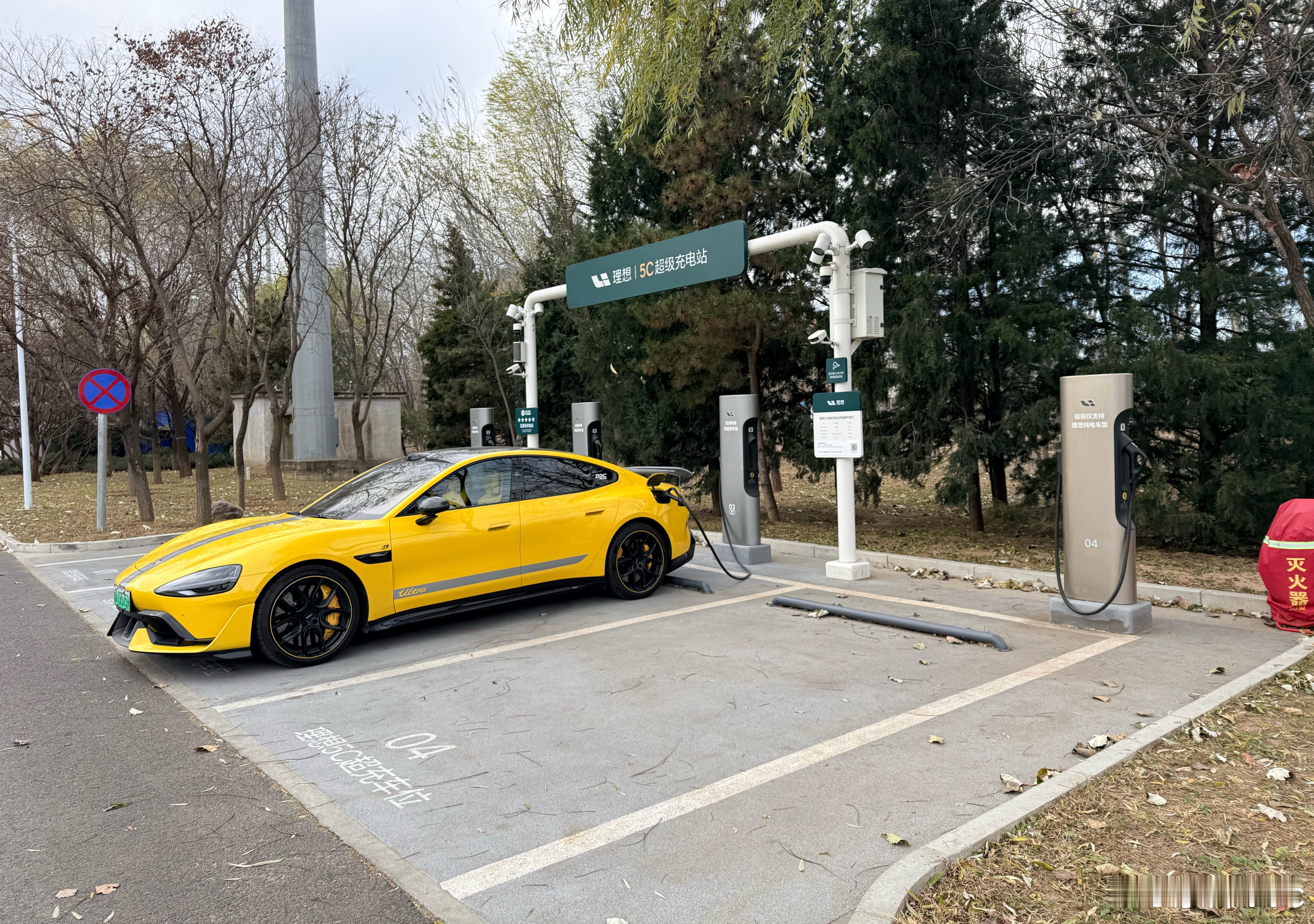 5C其他车用不了，奶一口去机场…2C好想也够用了啊