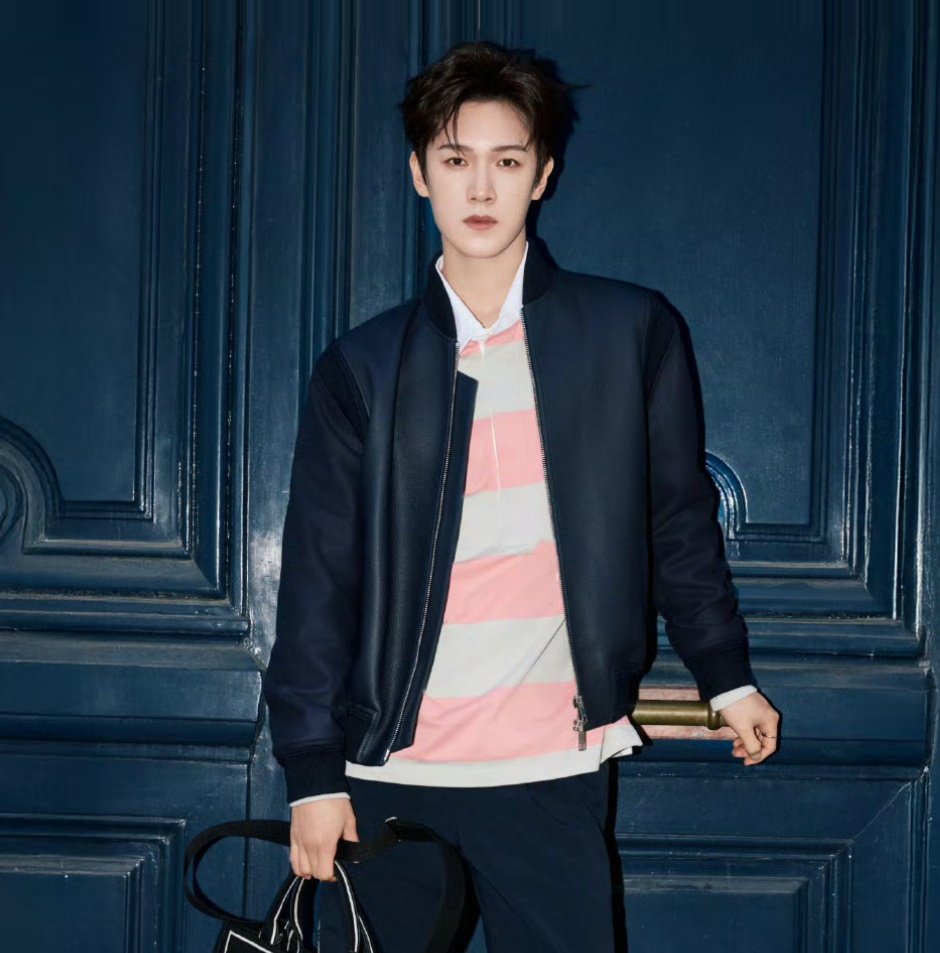 李昀锐lin李昀锐巴黎外拍新图李昀锐迪奥巴黎外拍新图🈶✓李昀锐dior巴黎外拍