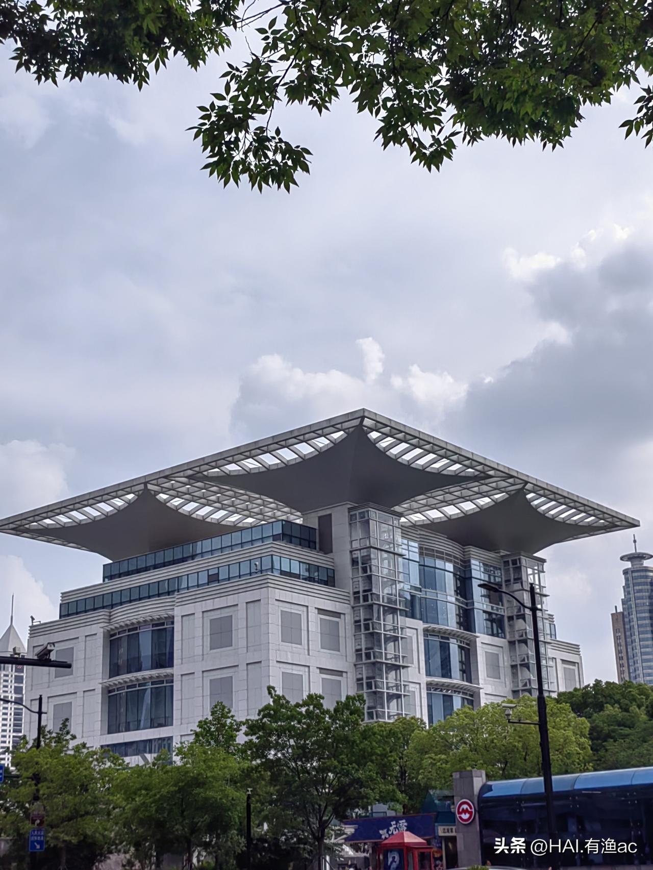 上海二手房：3月27日成交1585套，反映了当前市场的极端活跃状态——这已经超过