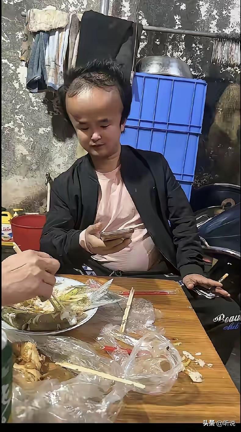 据说脑袋大的人聪明