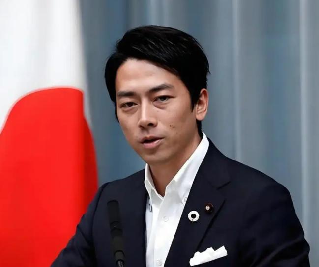 日本防卫大臣小泉进次郎跑到安卡拉举办的北约峰会上大放厥词，摆明了要处处和我们唱反