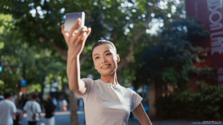 内娱高智感女明星 氧化菊这张脸真的好高级！和高定礼服、高定荣耀Magic V F