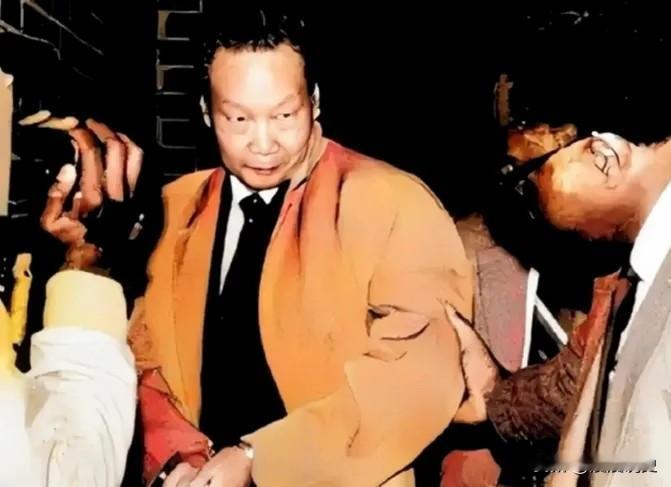 他潜伏美国icon37年却被捕，面对严酷刑罚，他突然来了一句：能不能给我个塑料袋