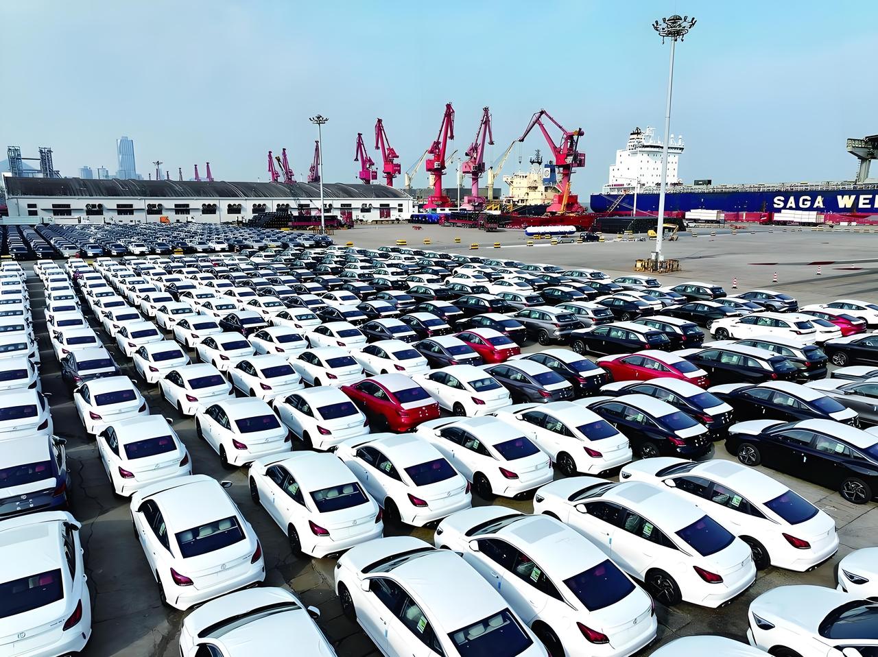 美媒故意说“中国汽车出口激增"，值得高度警惕！不是什么好事！
8月24日一早上，