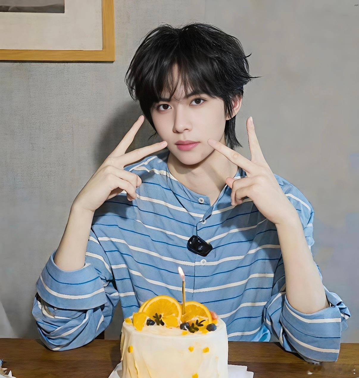 刘轩丞二十二岁继续发光 💛刘轩丞 廿二燃光破雾启新程 💛刘轩丞0905生日快