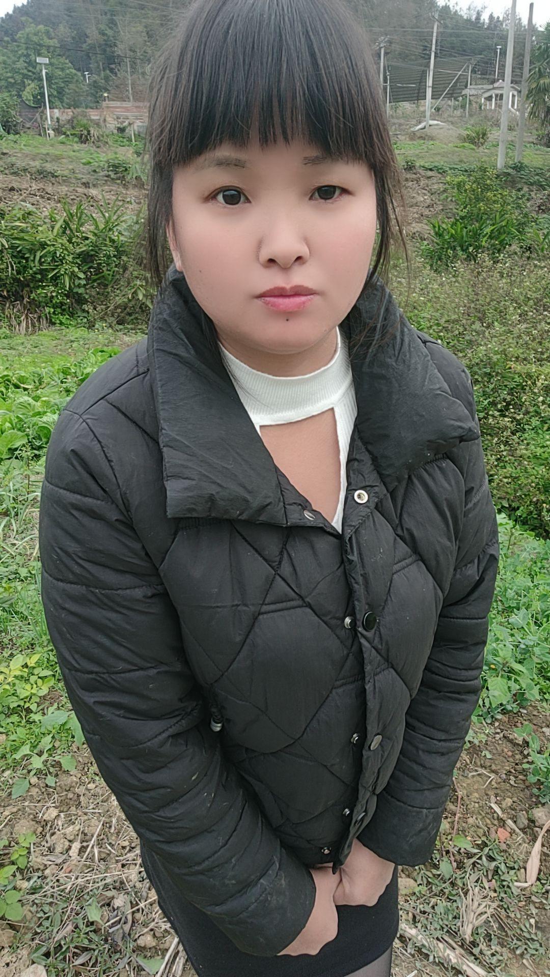 又想笑又想哭留守宝妈 留守妇女农村带娃