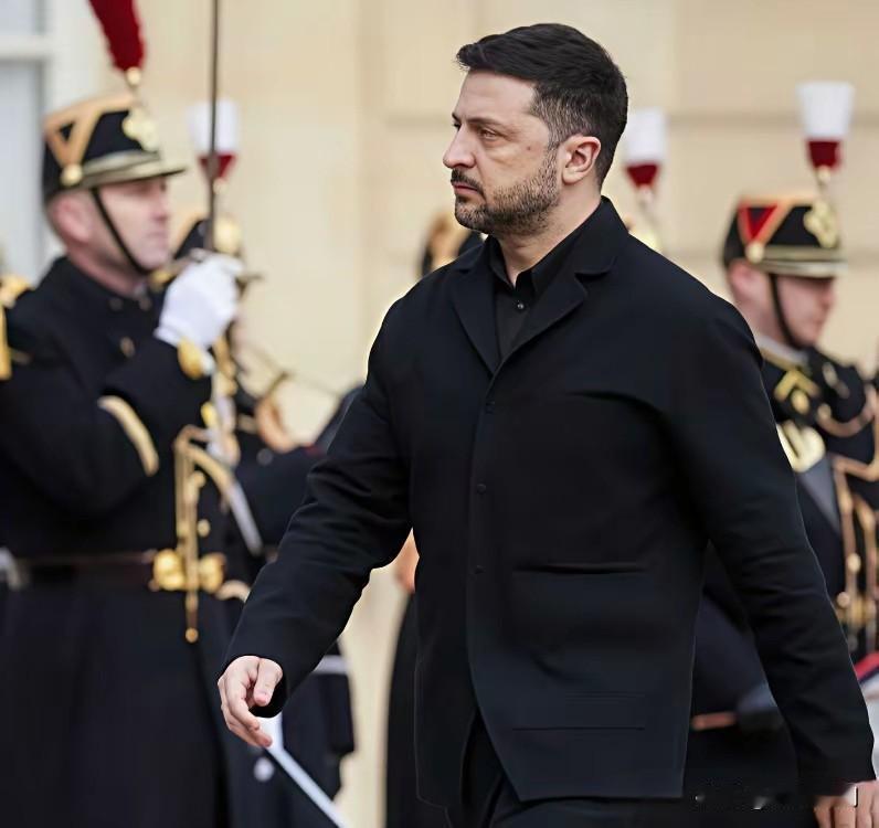 2019年乌克兰人民投票选举泽连斯基担任了乌克兰总统，把乌克兰的命运交给了他。