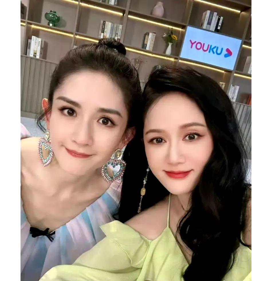 谢娜给陈乔恩66666.66结婚红包[灵光一闪]
哇塞，陈乔恩结婚，谢娜简直太豪