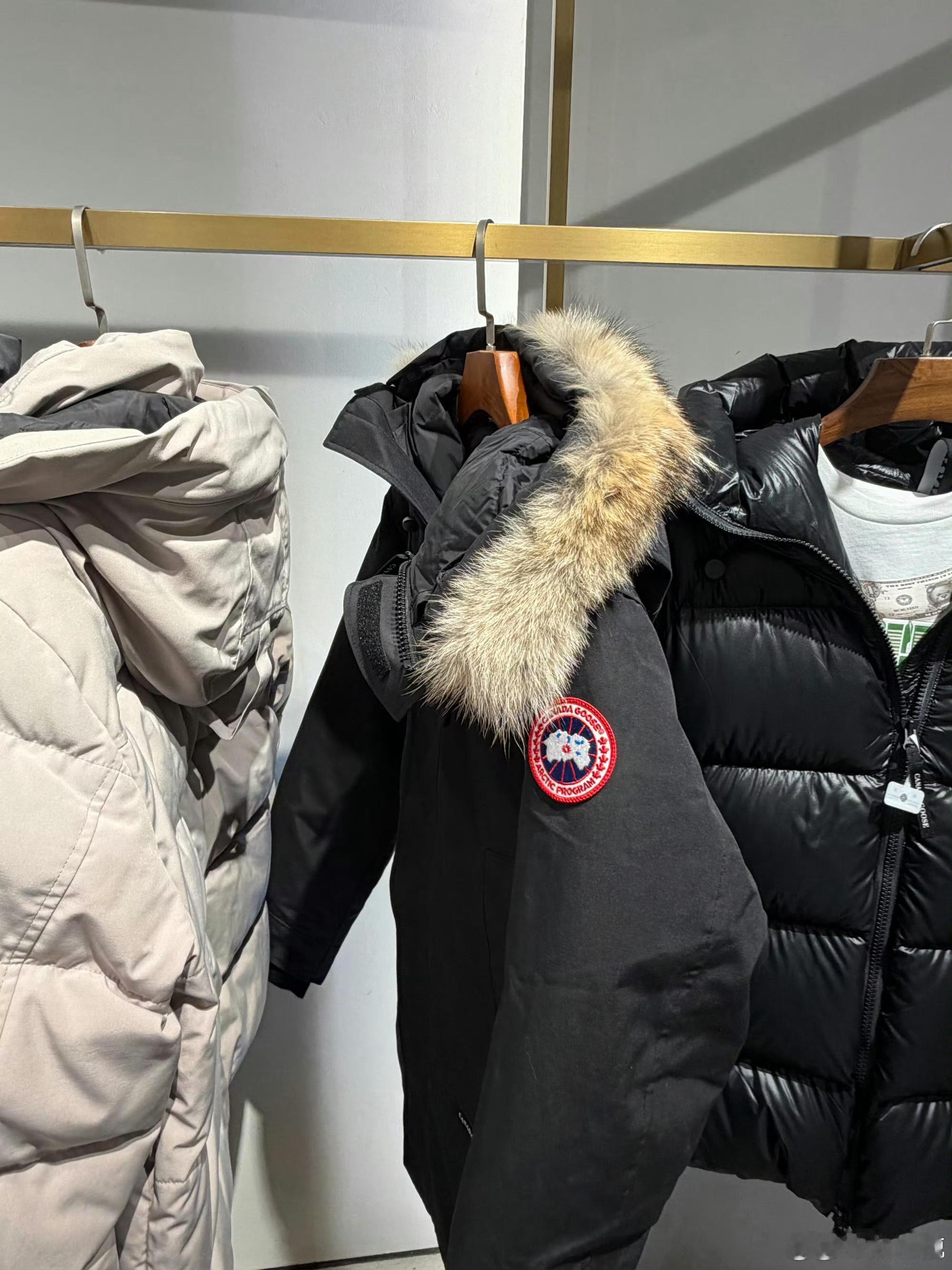 上万元加拿大鹅三亚仅6900元仅6900元，同样的保暖性能，国产羽绒服比这玩意儿