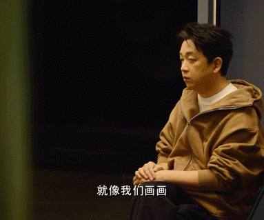 潘粤明存了成千上万张粉丝的画  潘粤明的画充满魅力，存粉丝画尽显关怀。互动之中，