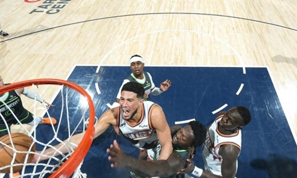 3 月 18 日，缺了核心爱德华兹的森林狼不被看好，可偏偏在主场逆境翻盘。面对背