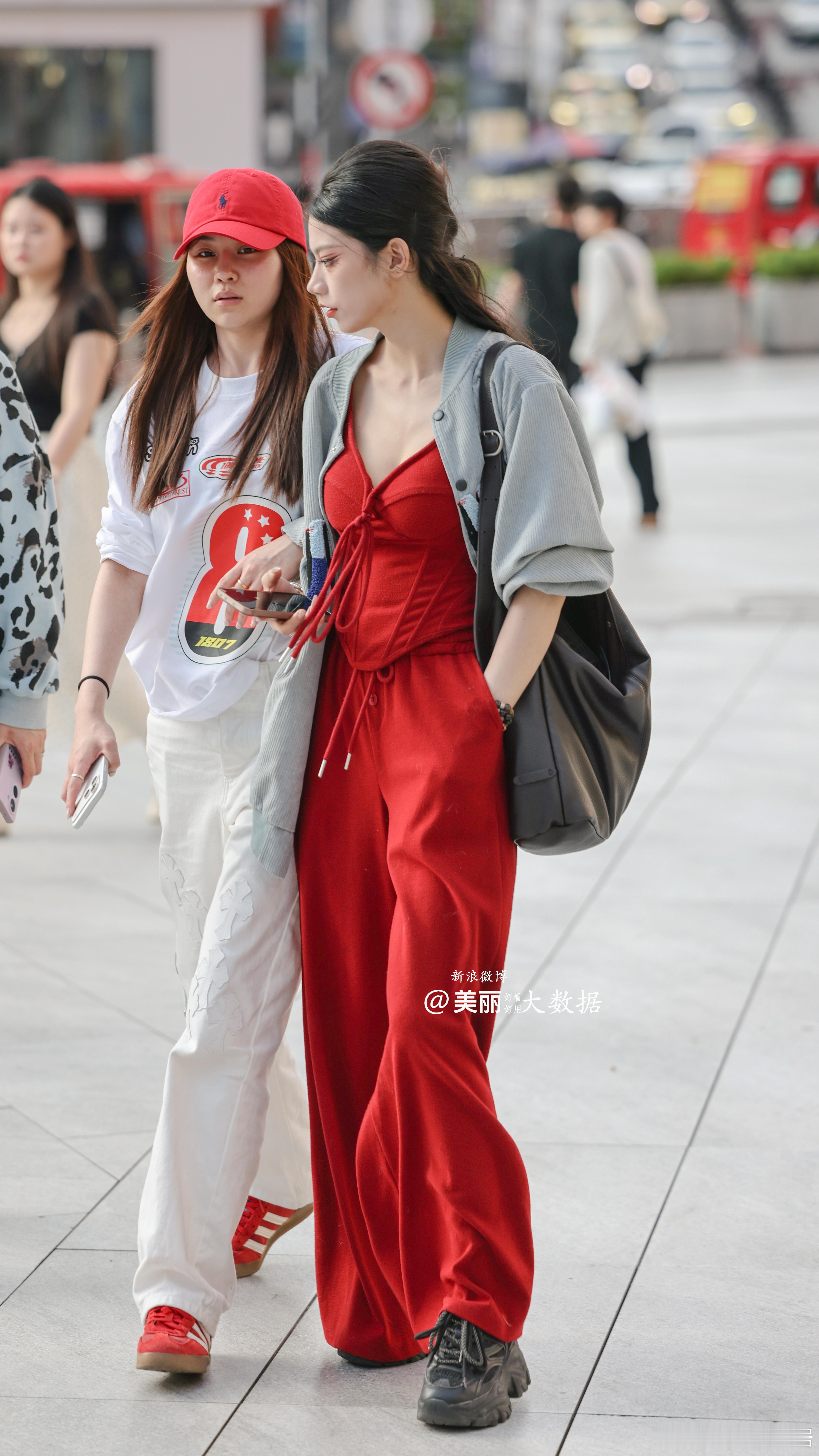 周末想睡懒觉就睡吧。 