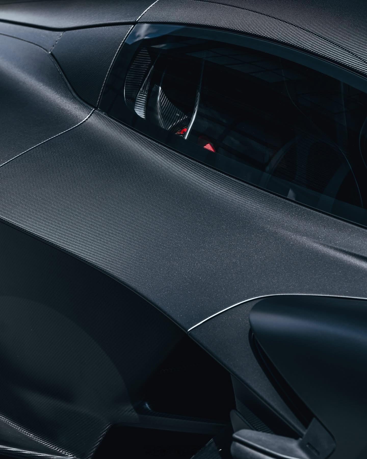 🖤🖤🖤纯碳🖤🖤🖤 Aston Martin Valkyrie ​​​