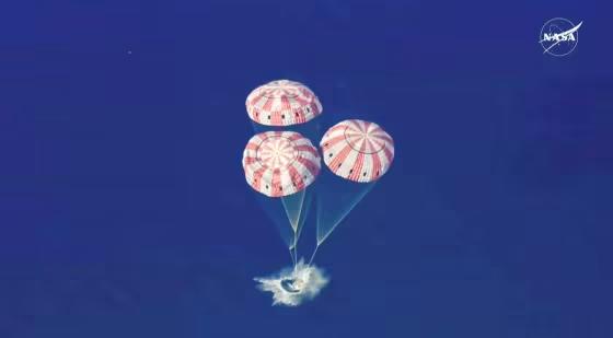 执行美国“阿耳忒弥斯2号”载人绕月飞行任务的“猎户座”飞船返回地球，于美东时间1