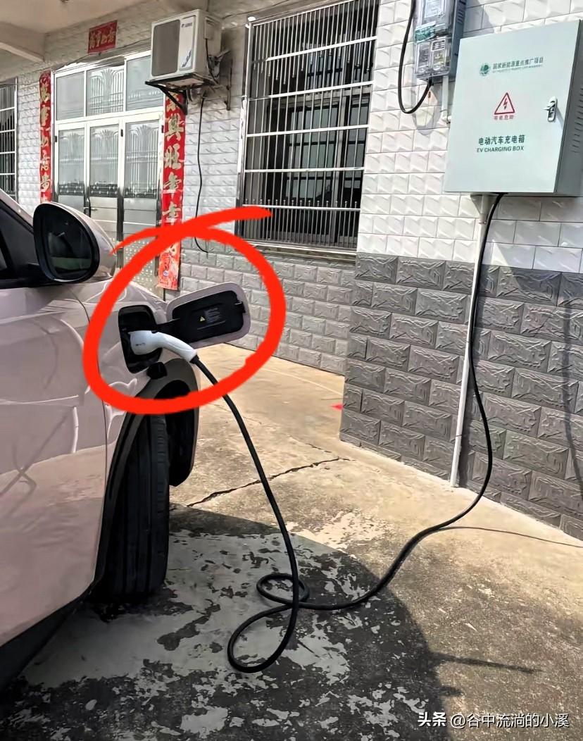 3月1日起公共停车充电新规正式落地！
各类公共场所全配套充电设施，
电车车主再也