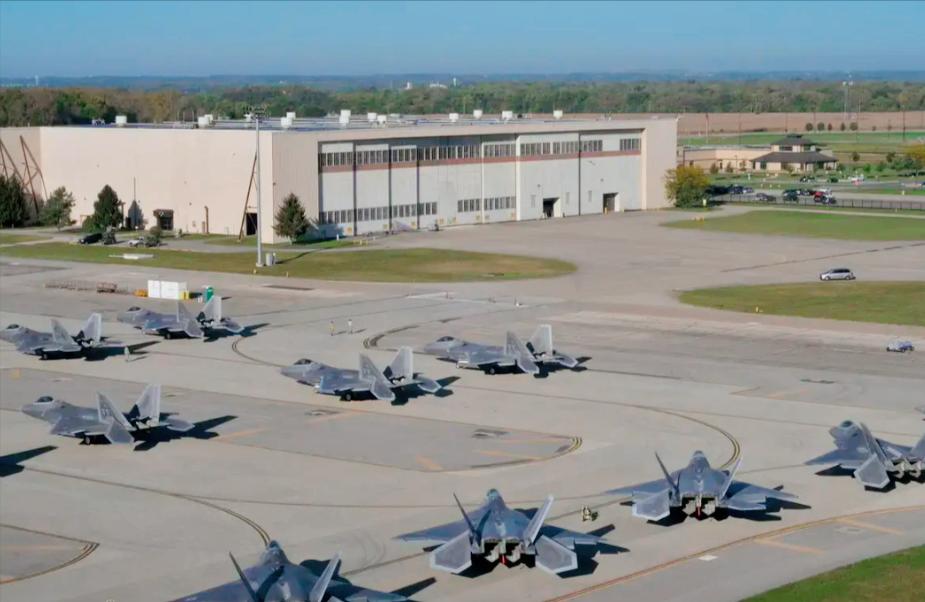 伊朗频繁攻击中东国家的美军基地，为何他们不反击，其实不是怂，是太清醒。
 
很多