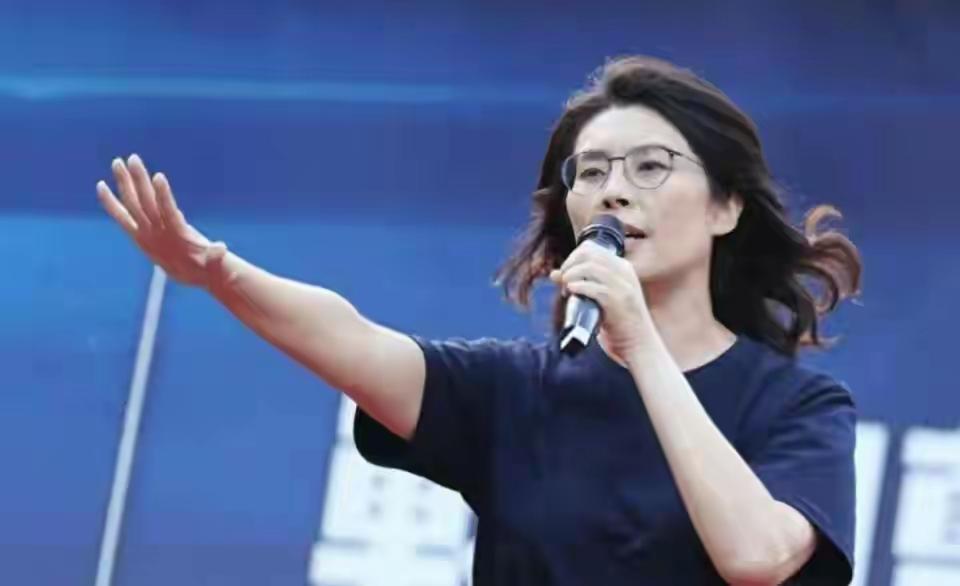 希望郑丽文的努力能得到回报！
10月5日，距离11月28日岛内"九合一"选举仅一