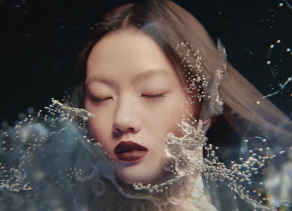 单依纯珠玉MV谁懂啊！单依纯《珠玉》一周年MV上线，每一帧都美到窒息，东方美学拉
