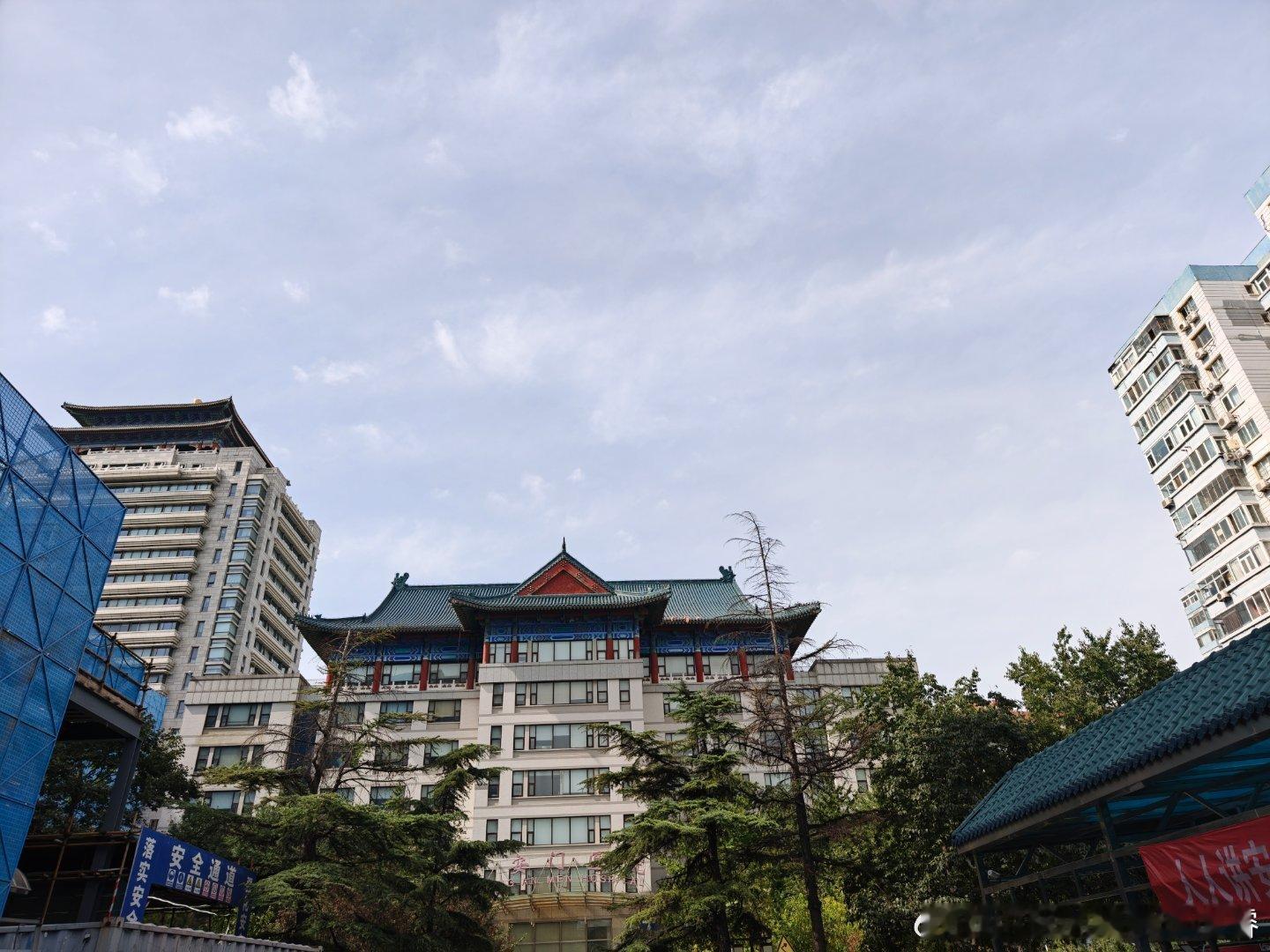 2025年10月1日，在工作岗位上喜迎祖国76周年华诞[鲜花][鲜花][鲜花][