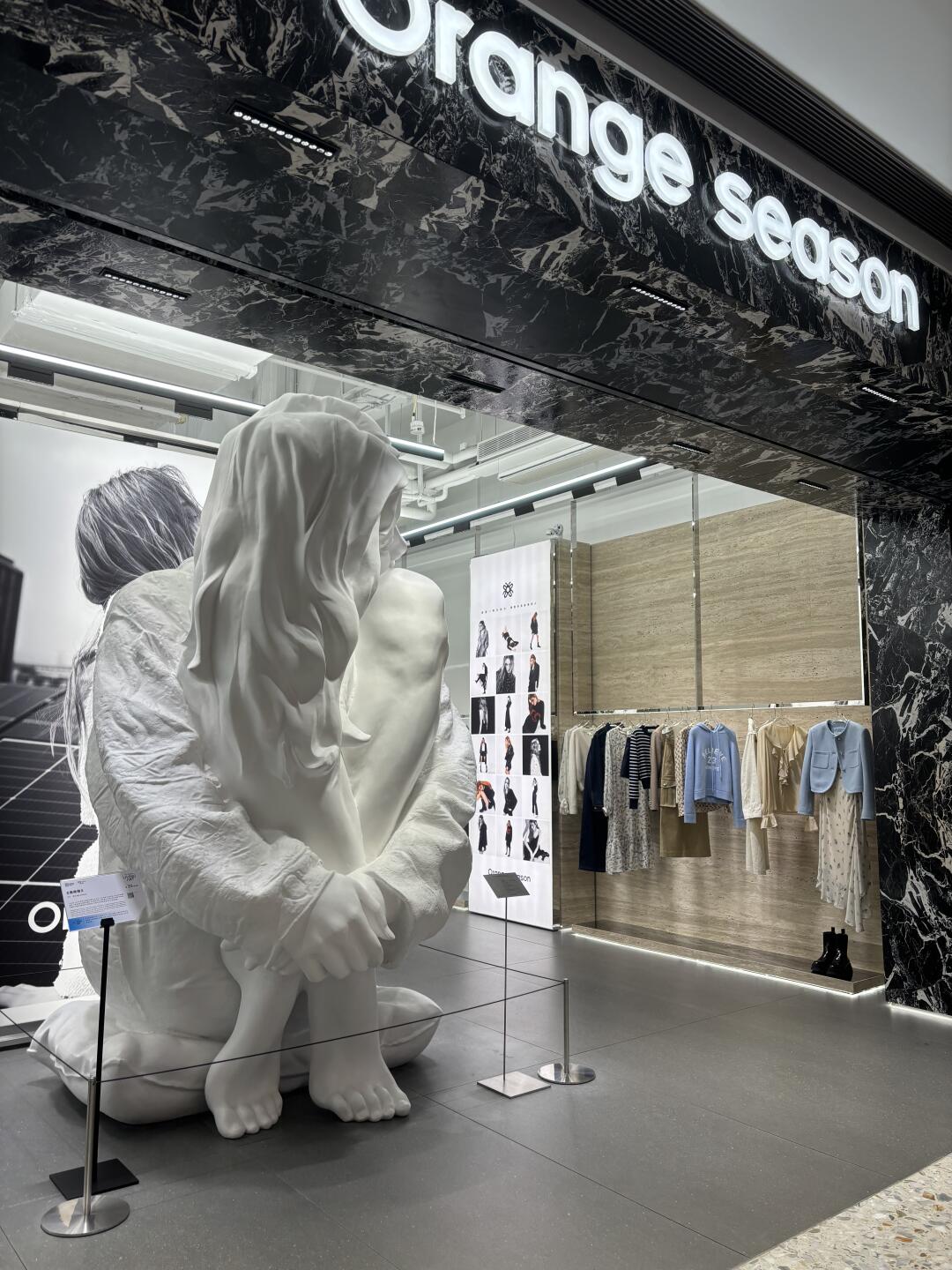 25-30岁之间的女生，人生主题变成了搞钱