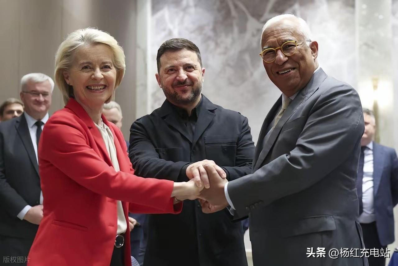 突破人道底线！乌军深夜突袭校园，数十名未成年受伤，俄军强力报复将至
 
俄乌冲突